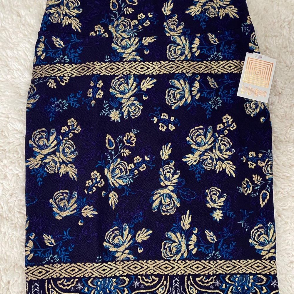 HOLIDAY NWT Cassie Skirt